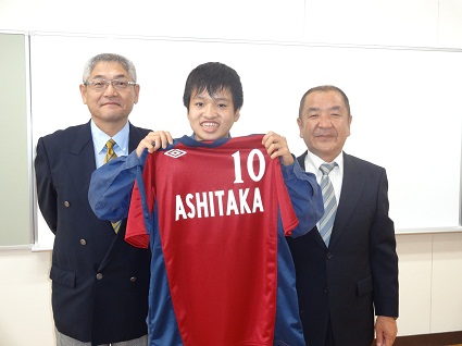 ユニフォーム贈呈1